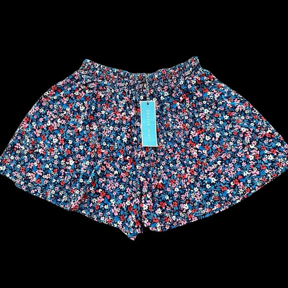 NWT Draper James size Small Pull On Flowy Shorts Blue Spring Whispy Floral New - Picture 1 of 6